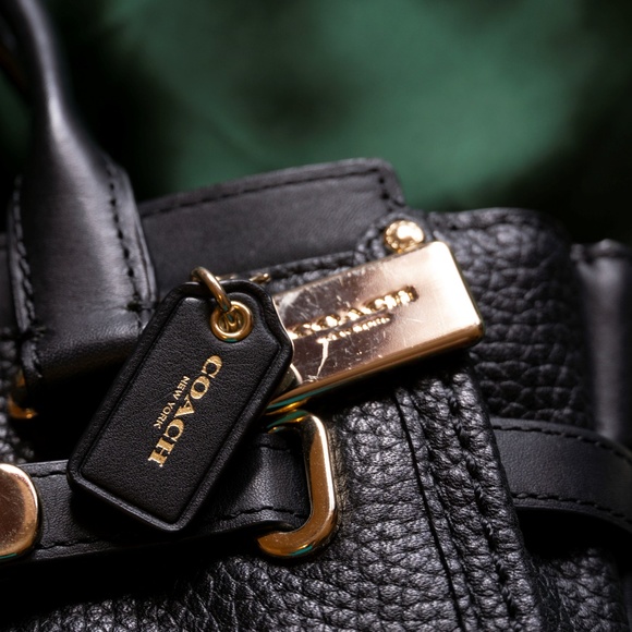 Coach Swagger Pebble Leather Black - Picture 3 of 11